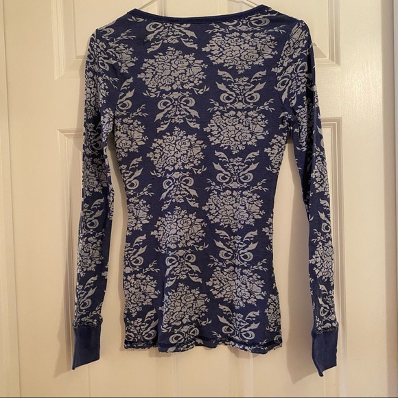 Guess long sleeve with patterns - Picture 3 of 4